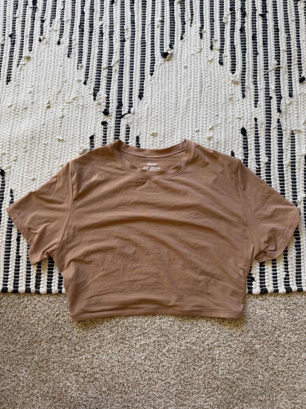 SKIMS Short Sleeve Cropped Tee in Brown